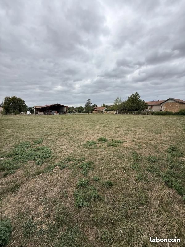 Terrain 553 m² · à Sardieu · 36 000 €