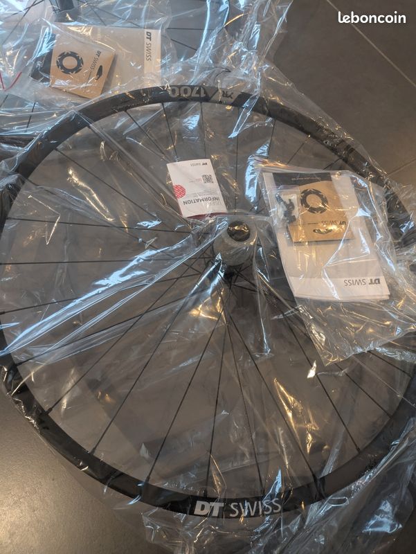 Dt swiss xr1700 29" neuves (image 2)