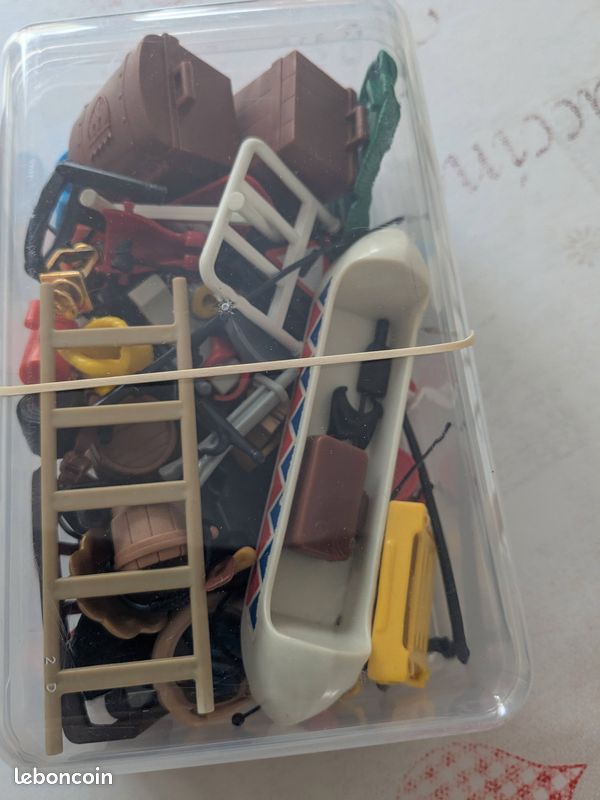 Playmobil : lot important d'accessoires divers et variés (image 7)