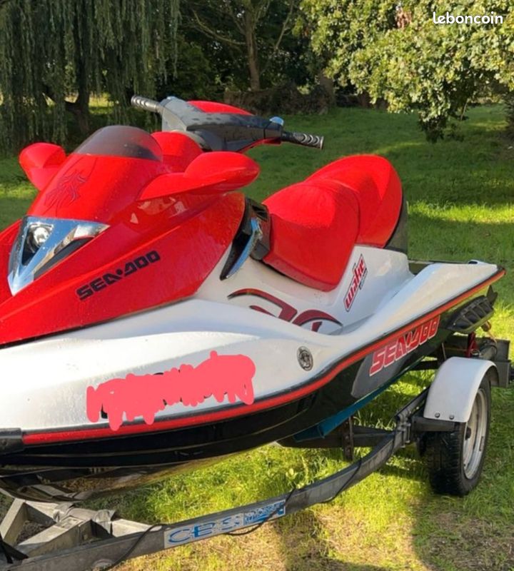 Jet ski (image 1)