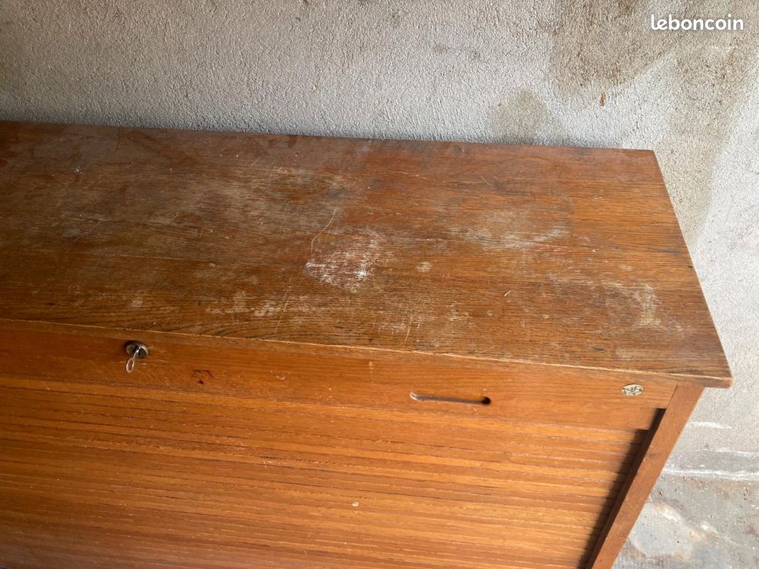 Meuble à rideau en bois (image 4)