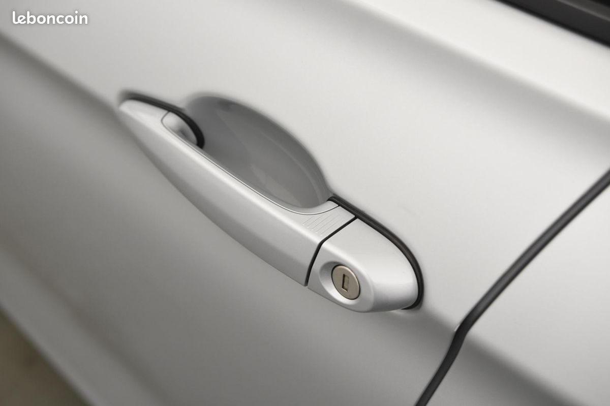BMW SERIE 3 318dA M Sport Ultimate T.O/ATH/KEYLESS/CAM 360 (image 17)