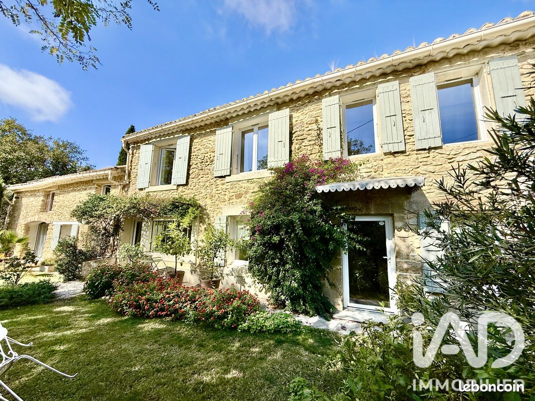 Maison 8 pièces 250 m² · à Camaret-sur-Aigues · 250 m² · 675 000 €