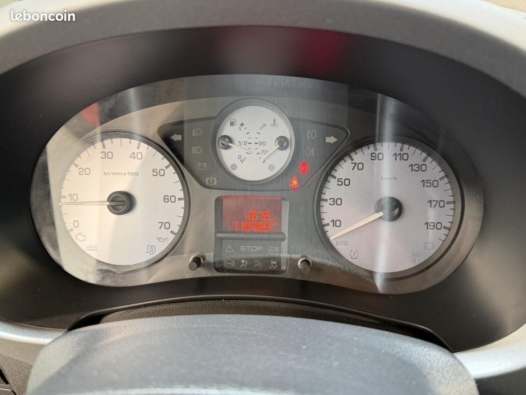 Peugeot Partner Tepee 1.6 BlueHDi 100ch BVM5 Style +ATTELAGE (image 11)