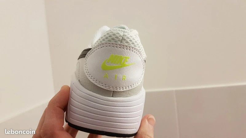 Paire de nike air max neuve chaussettes Chaussures