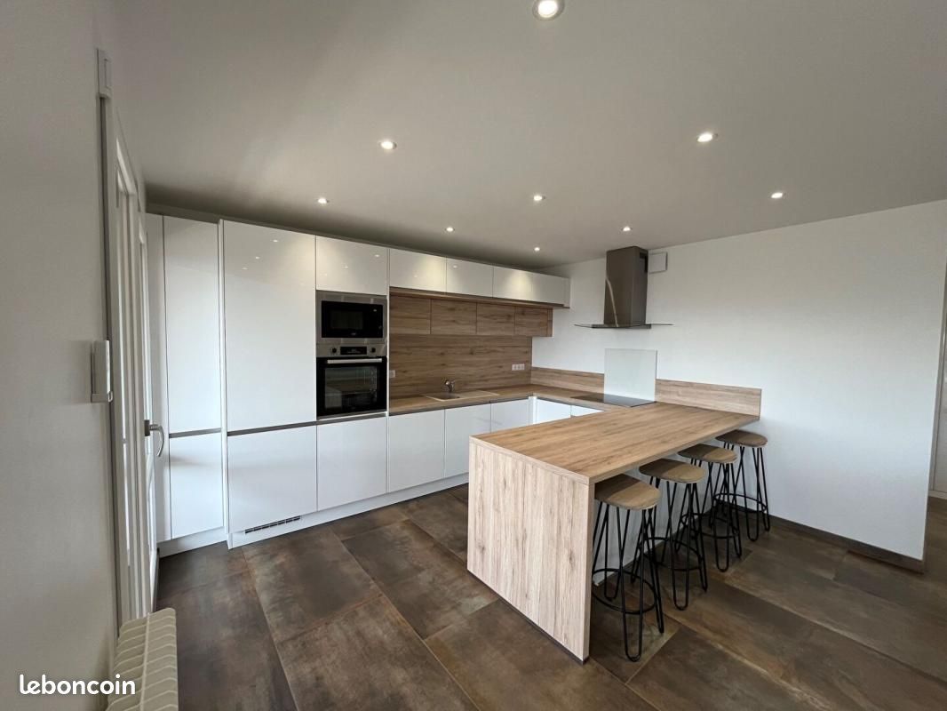 Appartement 3 pièces 77 m² · à Caluire-Et-Cuire · 77 m² · 1 456 €