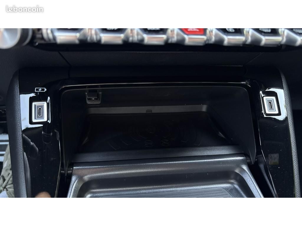 PEUGEOT 2008 1.2 Hybrid 145 DCS6 GT +PK DRIVE+CAMERA 360+NAVIGATION (image 19)
