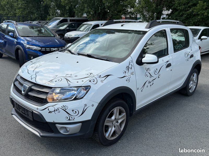 Dacia Sandero stepway léger endommagé CARTE GRISE OK ✅ (image 1)