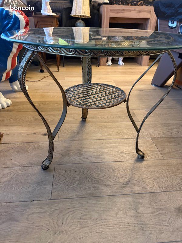 Table d'appoint en fer et verre en doré et noir 35x35x56cm