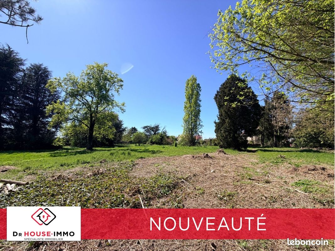 Terrain 1094 m² · à Fontenay-Trésigny · 1 094 m² · 110 000 €