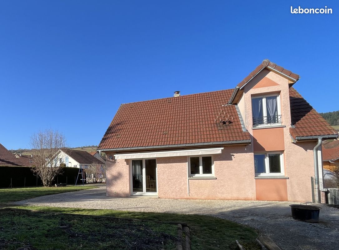 Maison 4 pièces 101 m² · à Orchamps-Vennes · 101 m² · 329 000 €