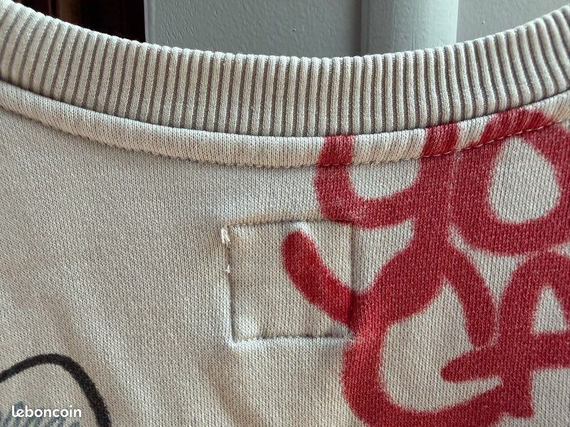 Pull Zara graffiti (image 12)