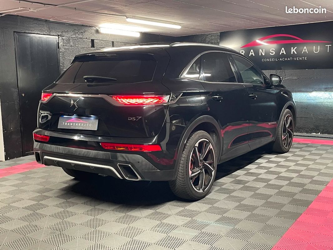 DS DS7 CROSSBACK BlueHDi 180 EAT8 Grand Chic / TOIT OUVRANT / CAMERA 360 / CAR PLAY / TRES BON ETAT 17380 (image 4)