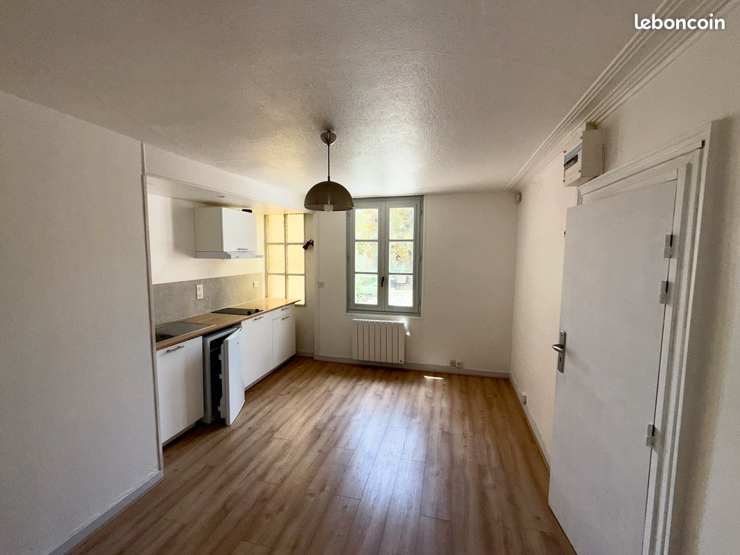 Appartement 1 pièce 18 m² · à Niort · 17,9 m² · 395 €