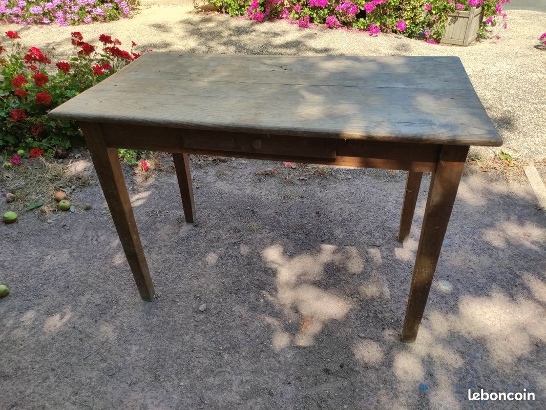 Table chene (image 1)