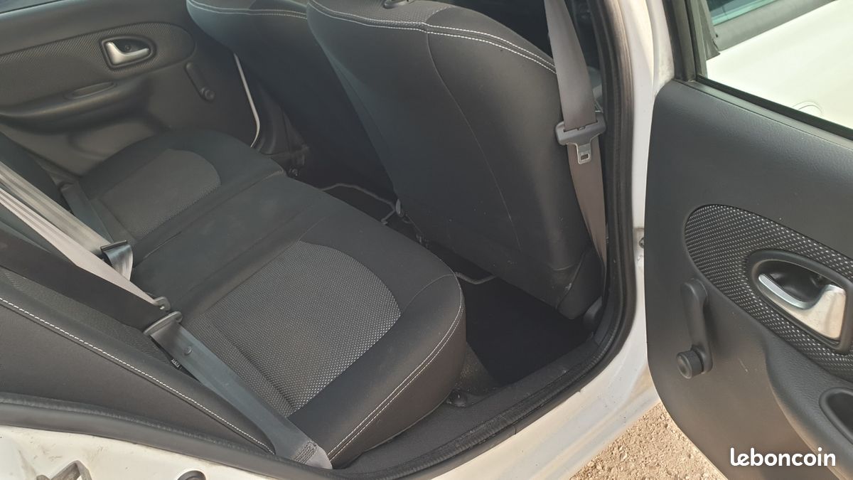RENAULT CLIO CAMPUS 1.2 il 75 ch AUTHENTIQUE (image 6)