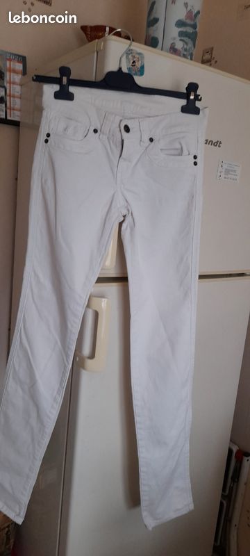 Vend pantalon blanc marqué KAPORAL taille 36 bon e (image 1)