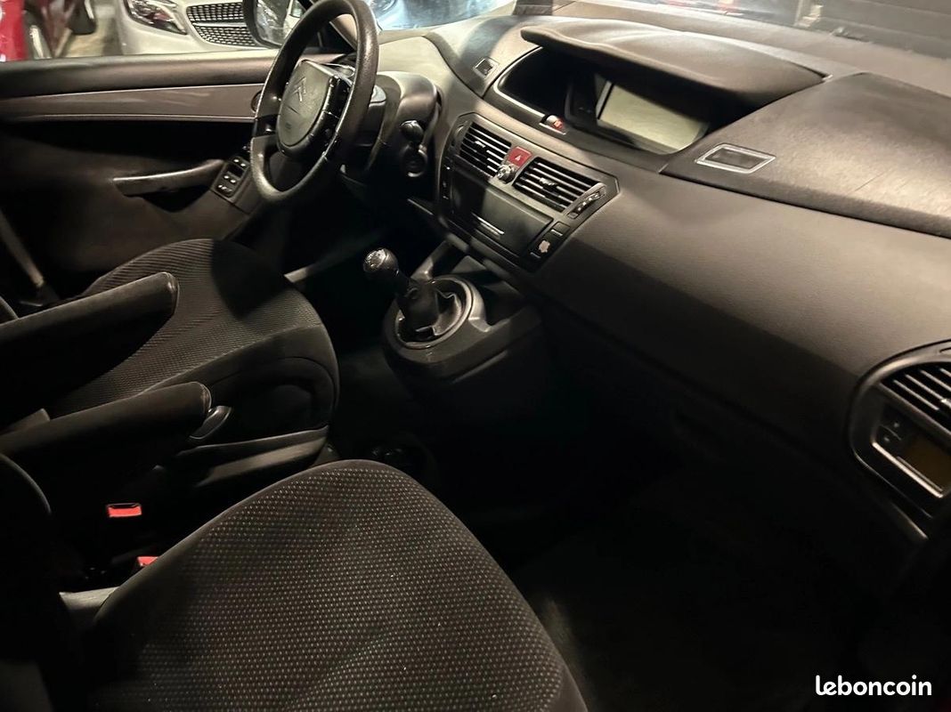 Citroen C4 Picasso HDI 110 CV 3990 d (image 12)