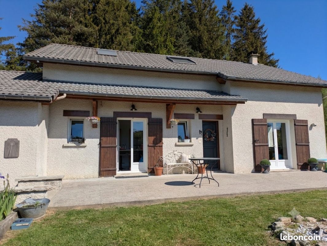 Maison 7 pièces 163 m² · à Le Chambon-sur-Lignon · 163 m² · 315 000 €
