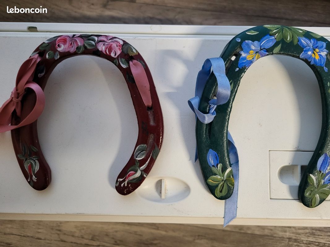 8 Royal Horseshoes ~ 4 RED & 4 BLUE