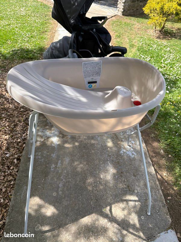 Baignoire bébé avec support et transat intégré – très bon état (image 3)