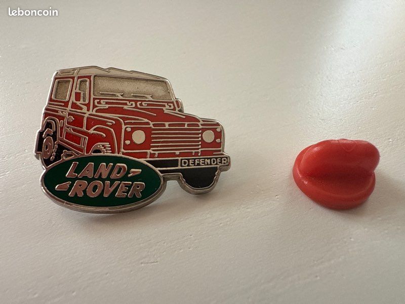 Pin's Land Rover - Defender - années 90 vintage Sofrec Paris - Collection