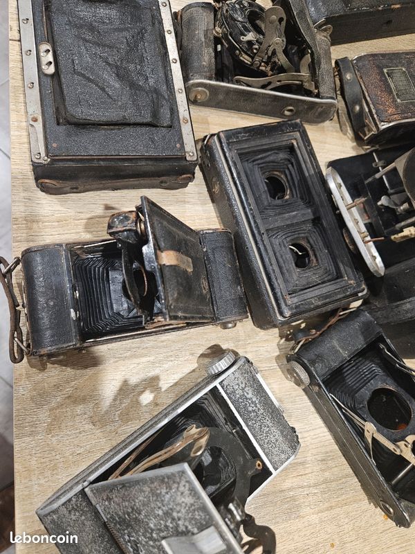 Lot déco vintage – Chope allemande + Appareil photo ancien + Cache-pot bois Je vends un