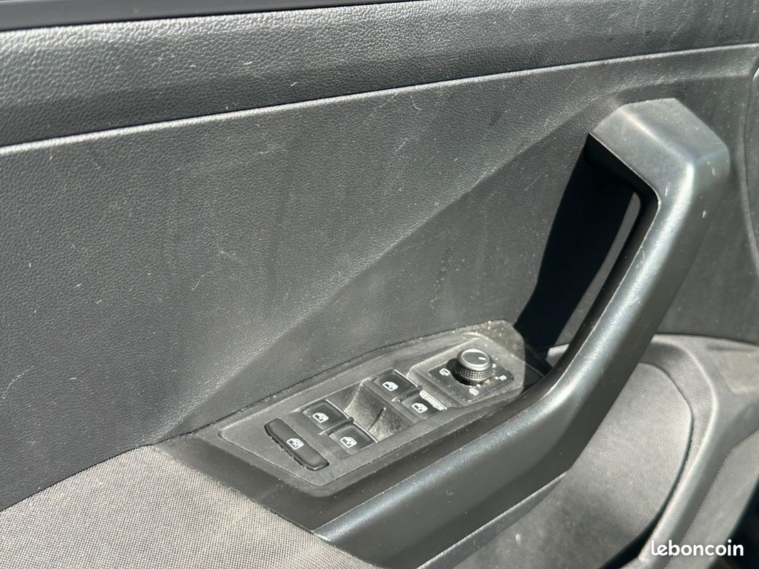 VOLKSWAGEN T-ROC 2.0 TDI 150 Start/Stop DSG7 Carat - CAMERA DE RECUL - CARPLAY (image 27)