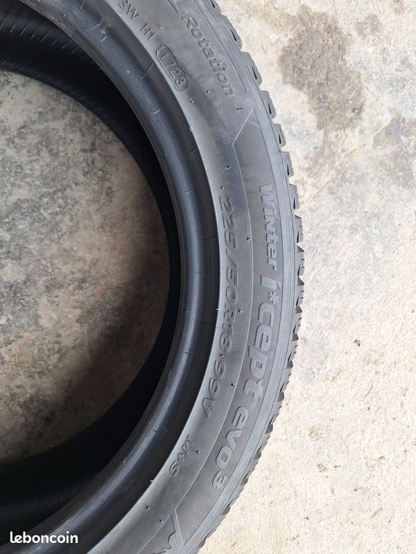 4 pneus neige HANKOOK ICEPT EV3 225/50 R18 XL 99V (image 1)
