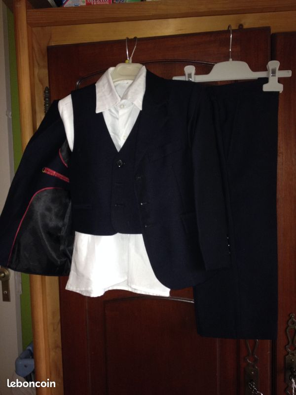 Costume 4 pièces bleu marine (image 2)