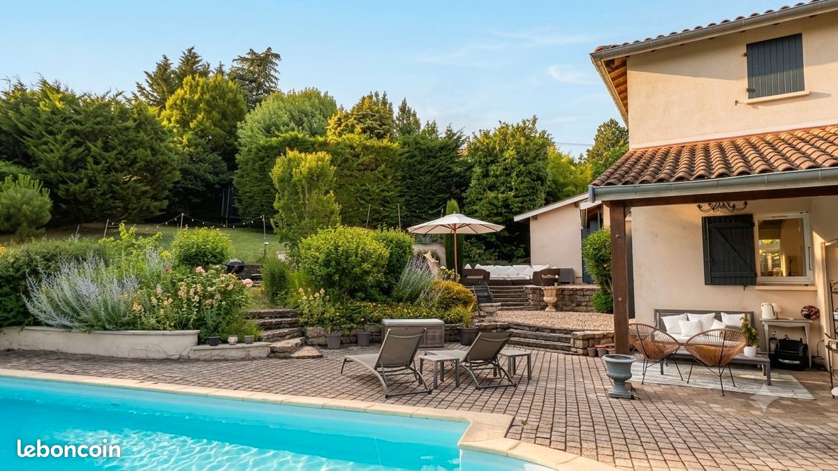 Maison 5 pièces 184 m² · à Saint-Didier-au-Mont-d'Or · 184 m² · 3 795 €