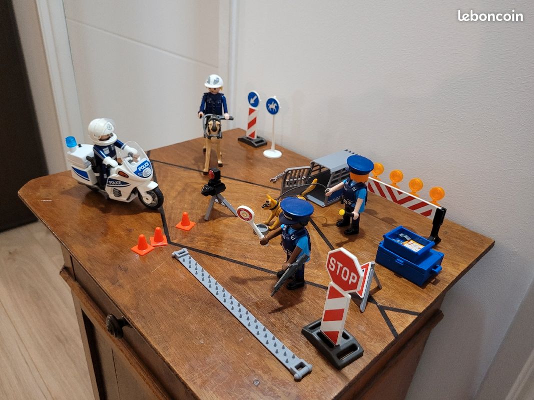 Lot de playmobiles - thématique police (image 2)