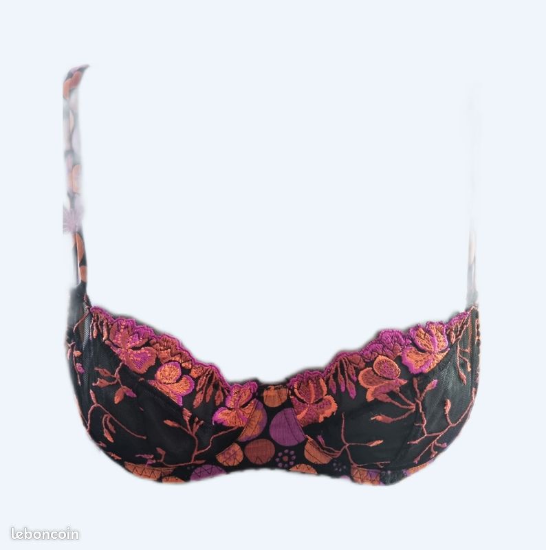 Soutien gorge Aubade corbeille modèle Fleur de pommier noir violet