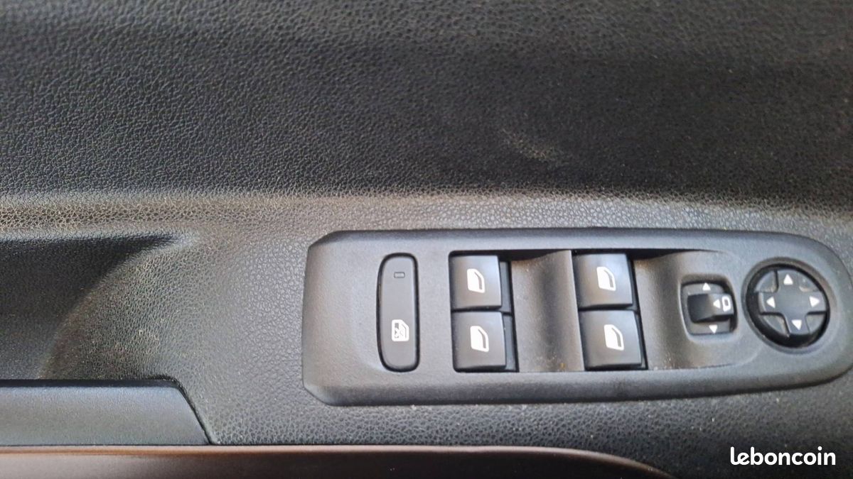 Peugeot rifter standard bluehdi 130 ss eat8 gt (image 17)