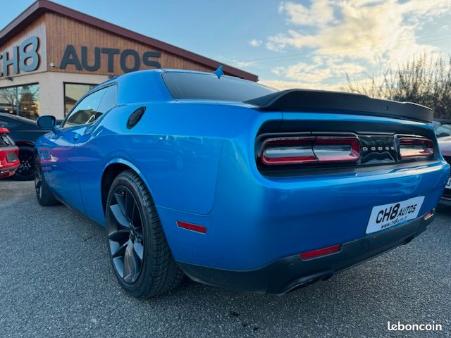 DODGE CHALLENGER V8 6.4 SCAT PACK 492ch BOITE AUTOMATIQUE BLEU SYSTEME AUDIO ALPINE *DISPONIBLE ET VISIBLE SUR NOTRE PARC* 54900 eur (image 5)