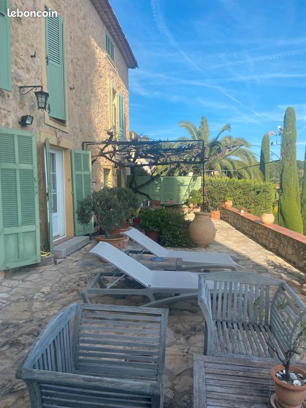 Maison 5 pièces 160 m² · à Mougins · 160 m² · 1 900 €