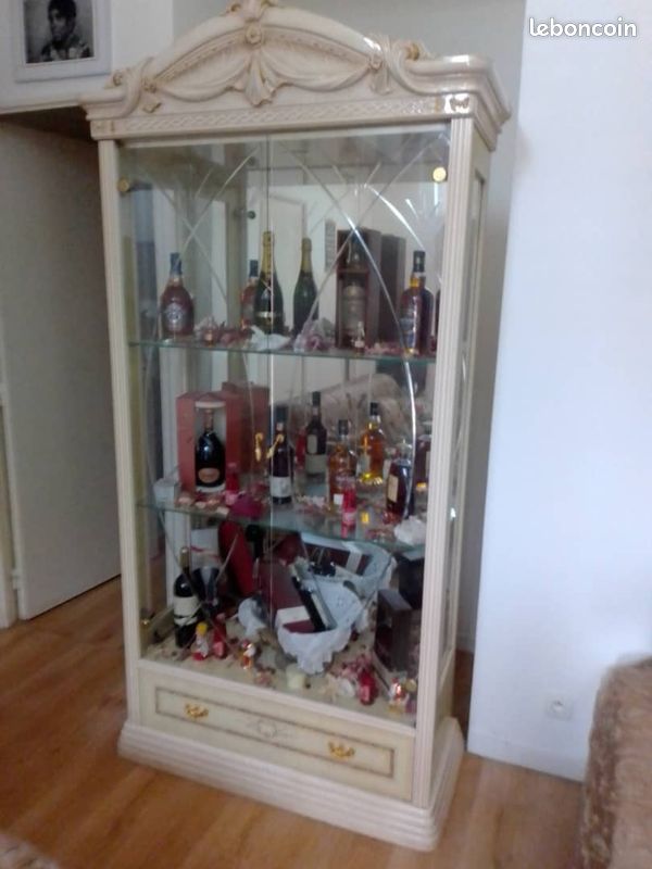 Vitrine (image 1)