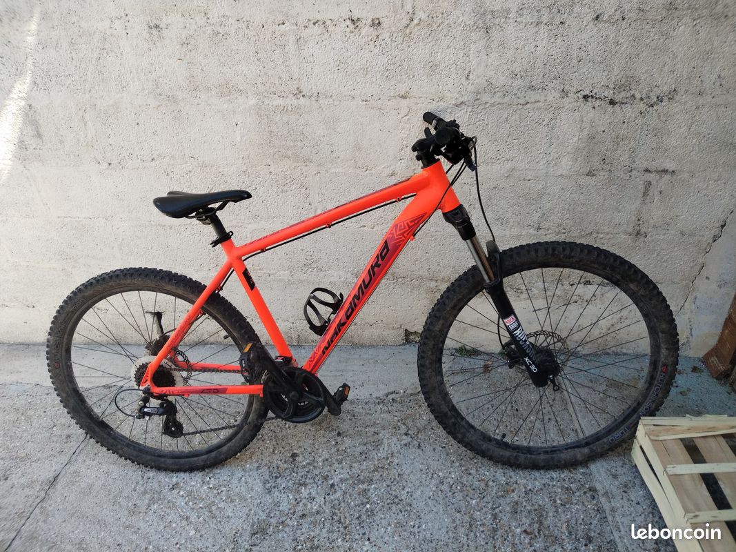 Intersport Nakamura 700c Ltd Bicycle Vtt Nakamura Summit 700