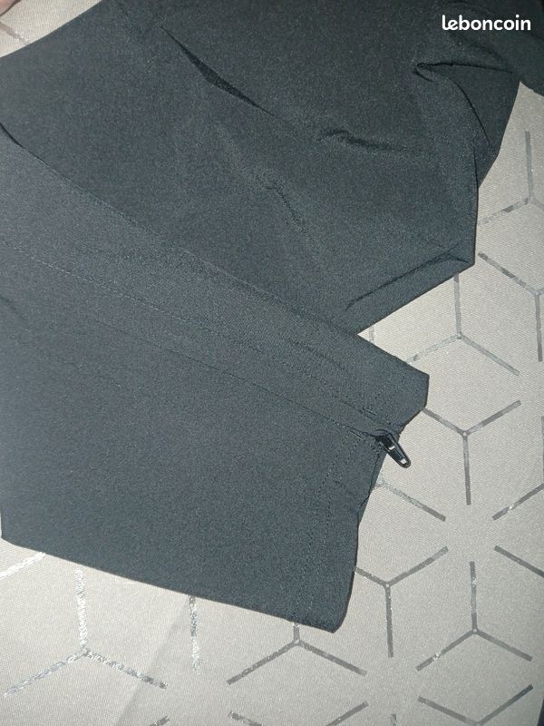 Pantalon de sport Adidas noir – jamais utilisé – style sport, pantalon de l'Algérie (image 4)