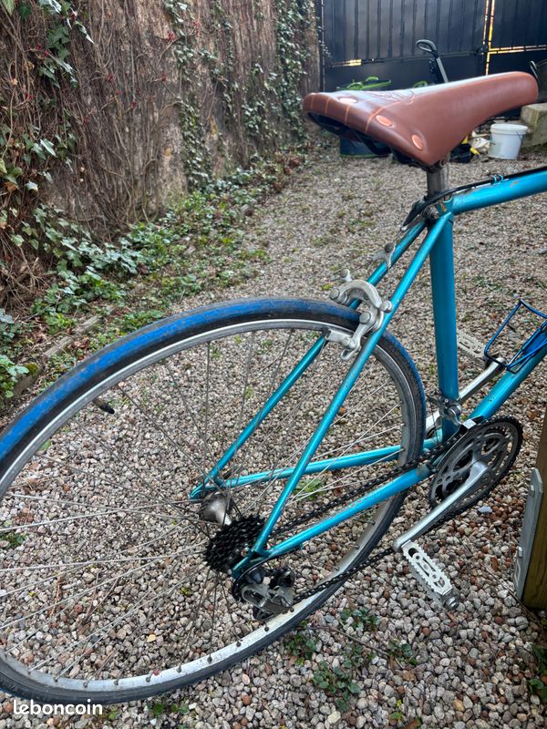 SELLE ITALIA SUPERPROFESSIONAL (suède) pour vélo de course