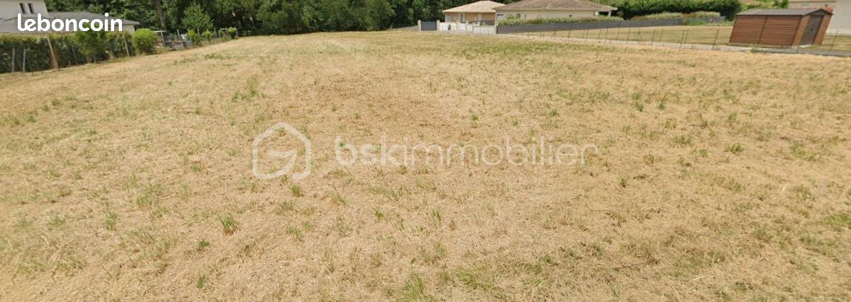 Terrain 3 458 m² Saint Caprais De Blaye · à Val-de-Livenne · 96 000 €