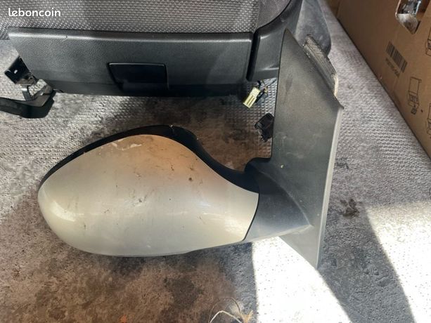 Retroviseur 206 Coque Rétroviseur Droit Peugeot 206 - 1998-2009 - À Peindre - Repiauto Référence OEM 815243
