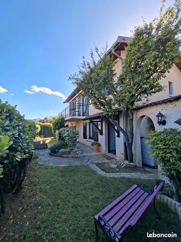Maison 5 pièces 121 m² · à Pont-de-Chéruy · 121 m² · 270 000 €