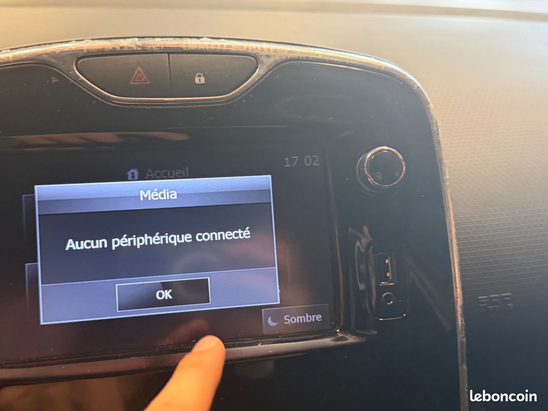 Renault clio 1.5 dci 75 ch / bluetooth/gps (image 24)