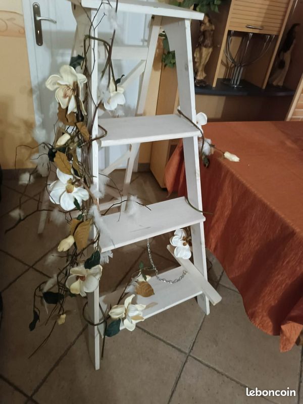 Étagère blanche en bois (image 1)