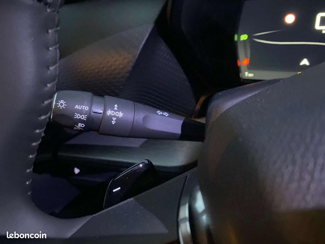 CITROEN C5 X 1.2i 130 - BV EAT8 FEEL PACK - CAMERA DE RECUL + NAVIGATION (image 18)