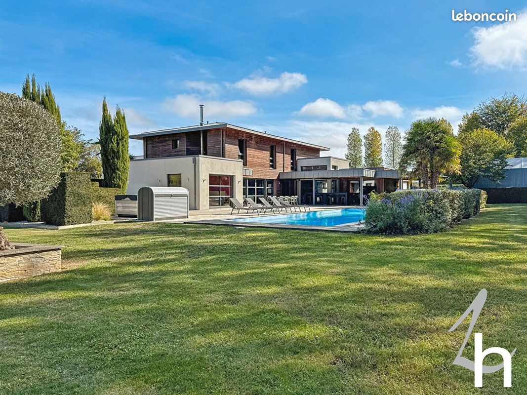 Maison 10 pièces 376 m² · à Biéville-Beuville · 376 m² · 1 680 000 €