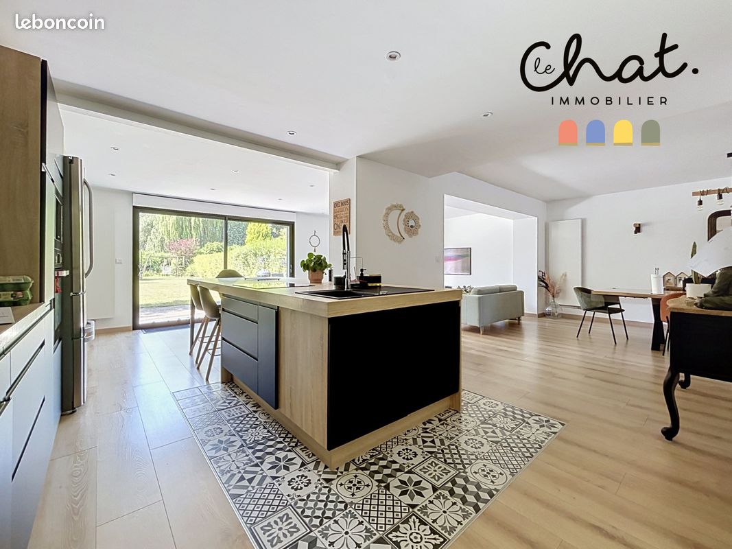 Maison 6 pièces 200 m² · à La Chapelle-d'Armentières · 200 m² · 445 000 €