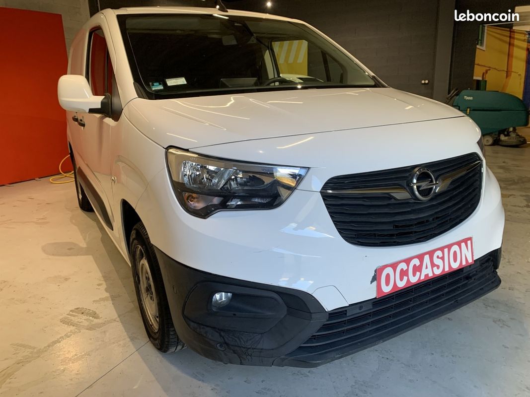 Opel Combo (4) 1.2 110ch L1H1/Standard Cargo (image 4)