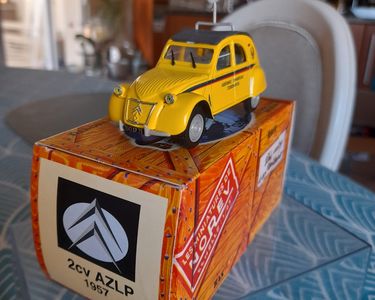 La 2cv Citroën AZL 1957 Pompiers Ste Foy-les-Lyon En Miniature Norev Au 1 43e 7468